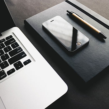 谢菲联鏖战哈德斯菲尔，比赛最终以平局收场